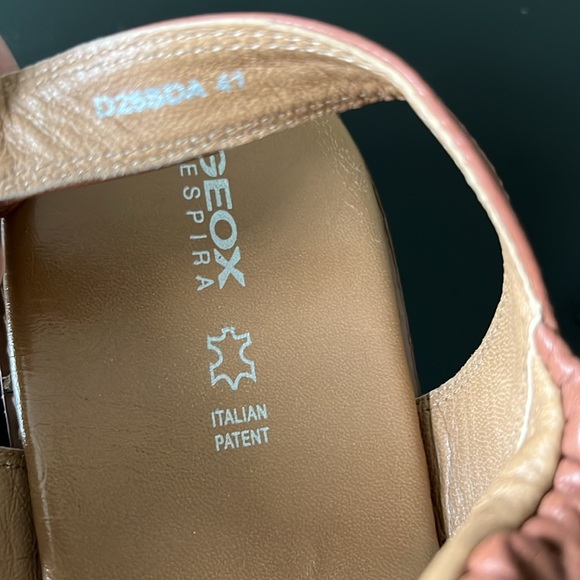 EUC Geox sandal with stretch straps originally from Nordstrom size 41 or 10 - Picture 3 of 7